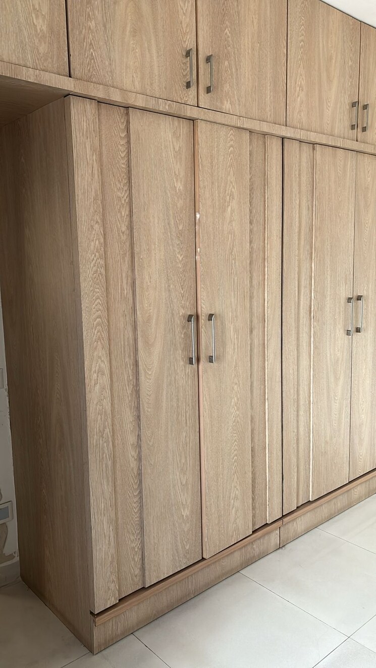 Room, vip road vesu 3 Bedroom 2100 Sq.Ft. Apartment In Vip Road Vesu Surat 8752087