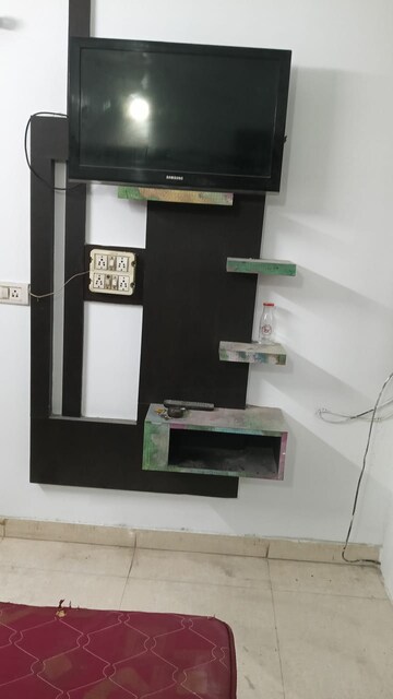 Room in 2 BHK Builder Floor at Indirapuram Gyan Khand 4 – for Rent