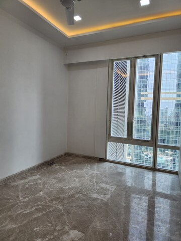 Room in 4 BHK Apartment at Rustomjee Crown, Prabhadevi – for Rent