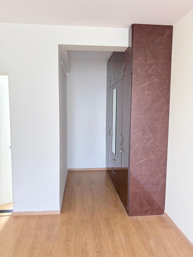 Room, mantri-manyata-lithos 3 Bedroom 1740 Sq.Ft. Apartment In Thanisandra Bangalore 8752049