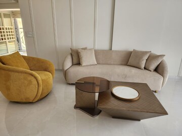 Living Room in 4 BHK Apartment at Kalpataru Horizon, Worli – for Sale