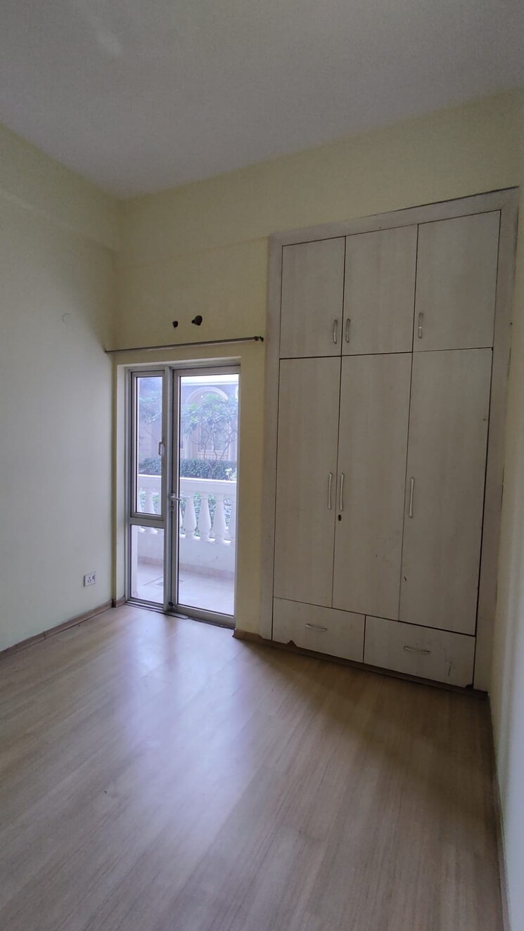 Room, moti nagar 3 Bedroom 1650 Sq.Ft. Apartment In Moti Nagar Delhi 8752110
