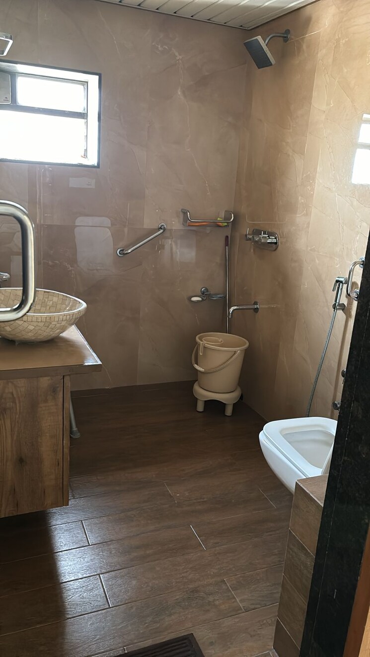 Attached Bathroom, ghod dod road 3 Bedroom 1850 Sq.Ft. Apartment In Ghod Dod Road Surat 8752239