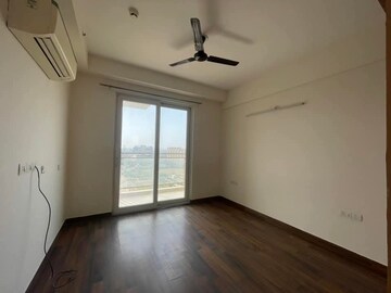 Room in 4 BHK Apartment at Conscient Heritage Max, Sector 102 – for Rent