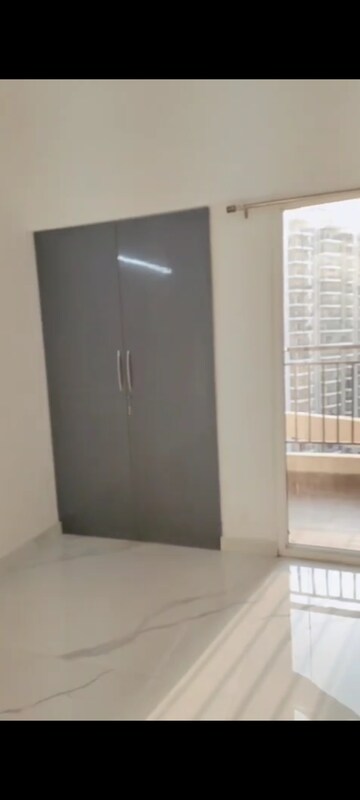 Room in 4 BHK Apartment at Ace Divino, Sector 1 Greater Noida – for Rent