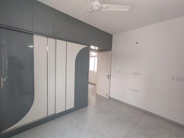 Room in 3 BHK Apartment at Casagrand Boulevard, Hennur Road – for Rent
