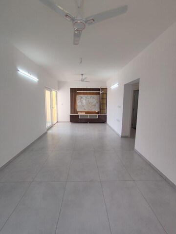 Room in 3 BHK Apartment at Casagrand Boulevard, Hennur Road – for Rent