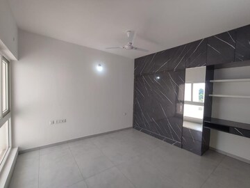 Room in 3 BHK Apartment at Casagrand Boulevard, Hennur Road – for Rent