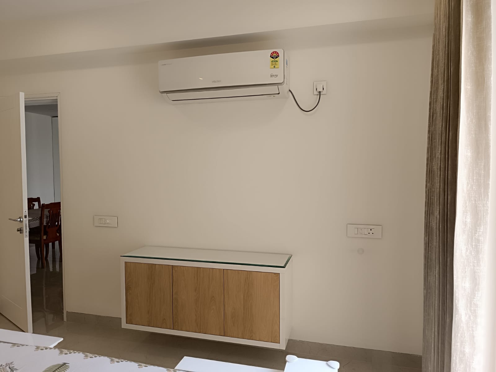 2 BHK + Servant Room Apartment For Rent in Jaypee Greens Pavilion Court