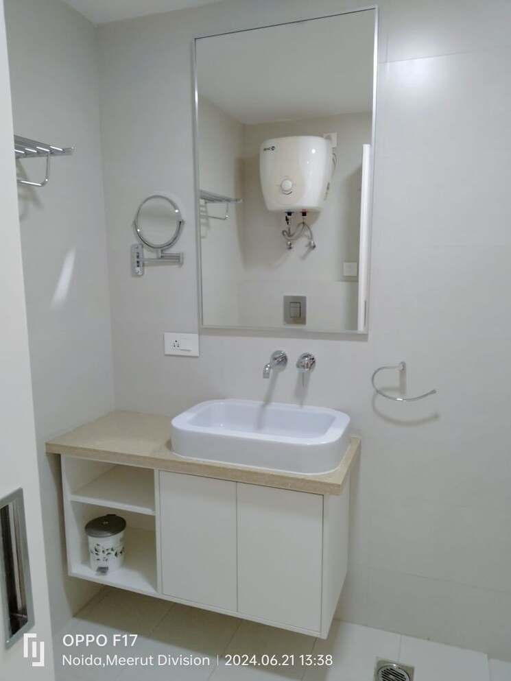 Bathroom, jaypee-greens-pavilion-court 2 Bedroom 1350 Sq.Ft. Apartment In Sector 128 Noida 8752457