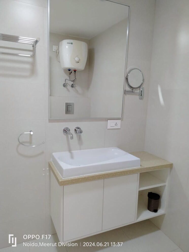 Bathroom, jaypee-greens-pavilion-court 2 Bedroom 1350 Sq.Ft. Apartment In Sector 128 Noida 8752457
