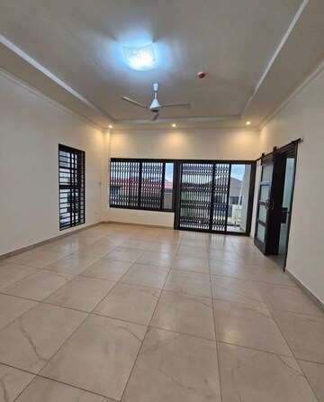 Room in 2 BHK Builder Floor at Sector 20 – for Rent