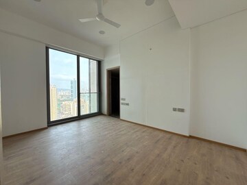 Room in 4 BHK Apartment at Rustomjee Crown, Prabhadevi – for Sale