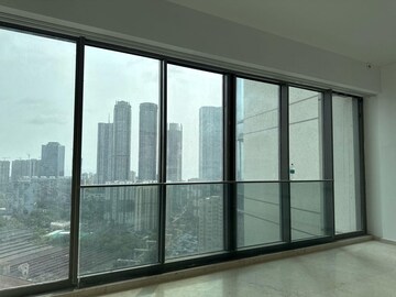 Room in 4 BHK Apartment at Rustomjee Crown, Prabhadevi – for Sale