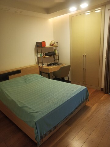Room in 6 BHK Builder Floor at Saket – for Rent
