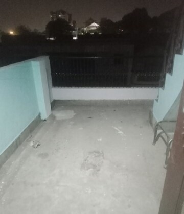 Parking in 1 BHK Independent House at Aliganj – for Rent