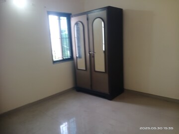 Room in 3 BHK Apartment at Sama Savli Road – for Rent