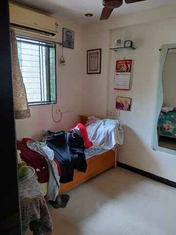 Bedroom in 1.5 BHK Apartment at Bandra West – for Rent