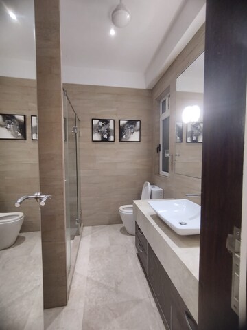 Building Lobby in 2.5 BHK Apartment at Prabhadevi CHS, Prabhadevi – for Rent