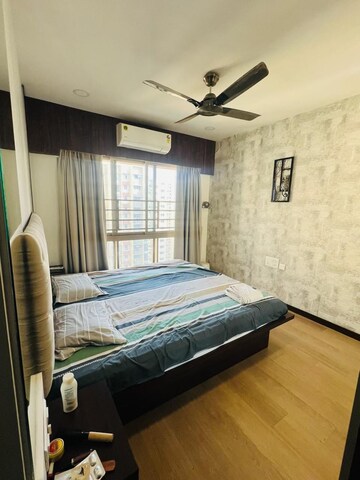 Bedroom in 2 BHK Apartment at Sheth Vasant Oasis, Andheri East – for Rent
