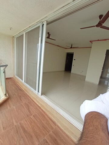 Room in 3 BHK Apartment at Pratik Heights, Ghansoli – for Sale