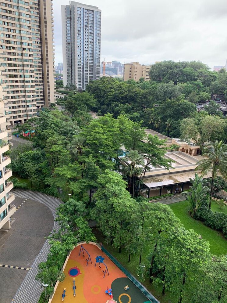 Exterior View, oberoi-realty-splendor 2.5 Bedroom 1400 Sq.Ft. Apartment In Andheri East Mumbai 8752808