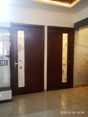 Room in 2 BHK Apartment at Vip Road – for Rent