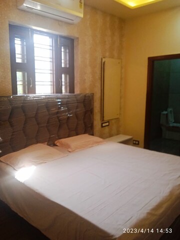 Bedroom in 2 BHK Apartment at Vip Road – for Rent
