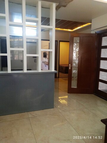 Room in 2 BHK Apartment at Vip Road – for Rent