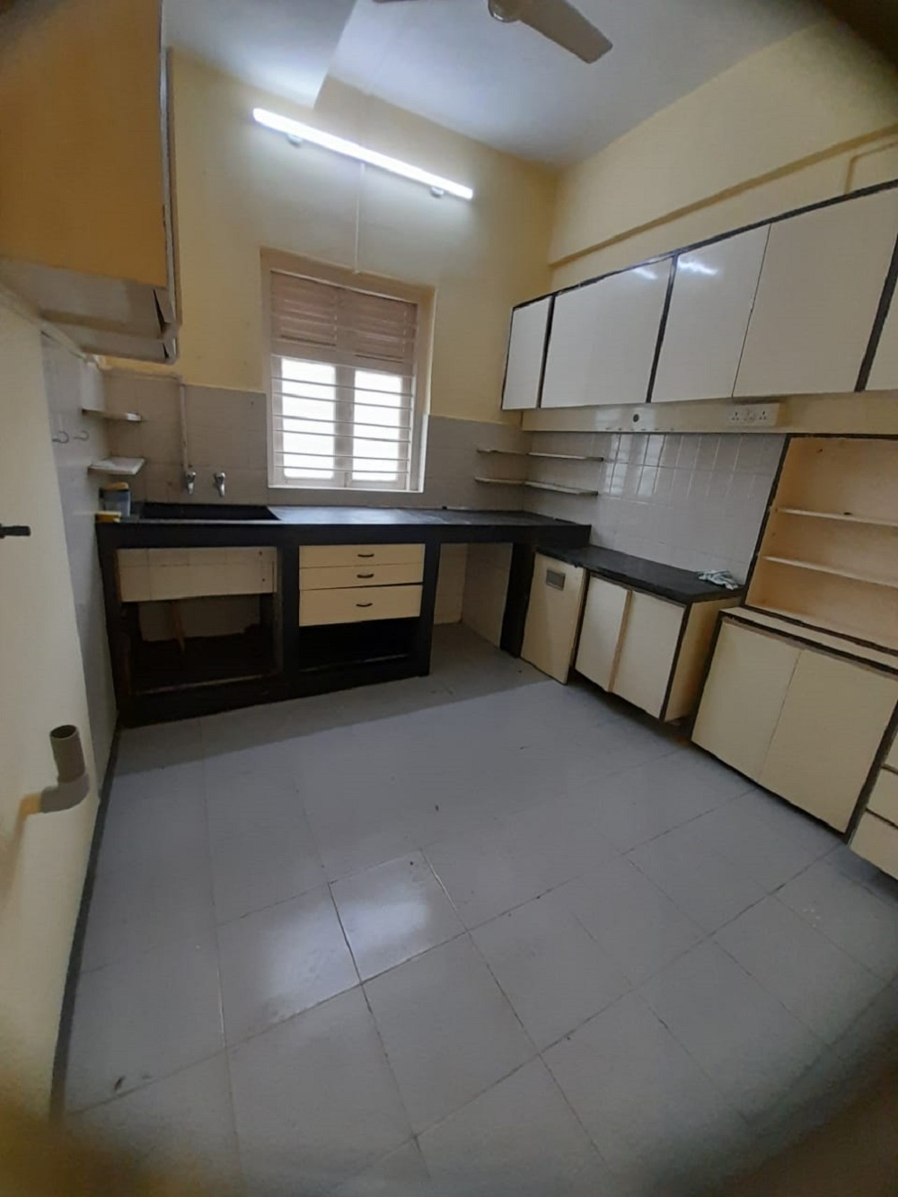 1 BHK + Pooja Room Apartment For Rent in Santacruz West