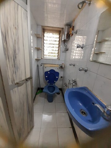Bathroom in 1 BHK Apartment at Santacruz West – for Rent