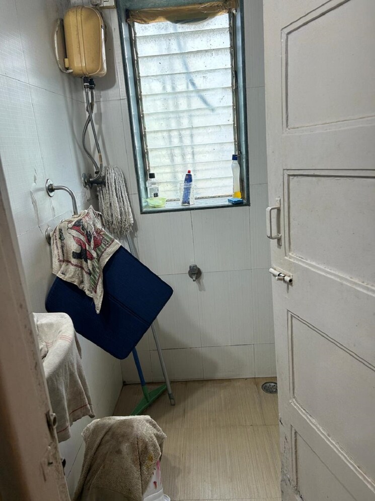 Bathroom, khar west 1 Bedroom 550 Sq.Ft. Apartment In Khar West Mumbai 8752944