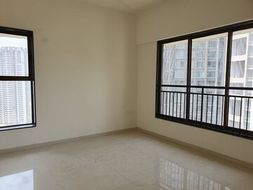 Room in 3 BHK Apartment at Runwal The Sanctuary, Mulund West – for Rent