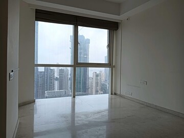 Room in 4 BHK Apartment at Indiabulls Sky, Lower Parel – for Sale