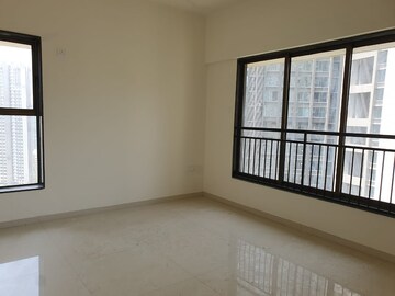 Room in 3 BHK Apartment at Runwal The Sanctuary, Mulund West – for Rent
