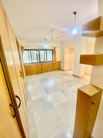 Living Room in 2 BHK Apartment at Santacruz West – for Rent