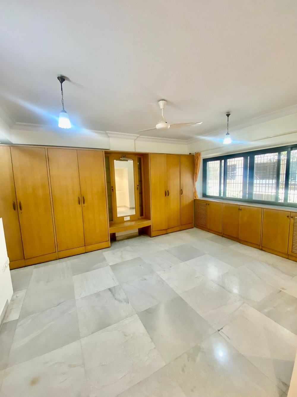 2 BHK + Pooja Room Apartment For Rent in Santacruz West