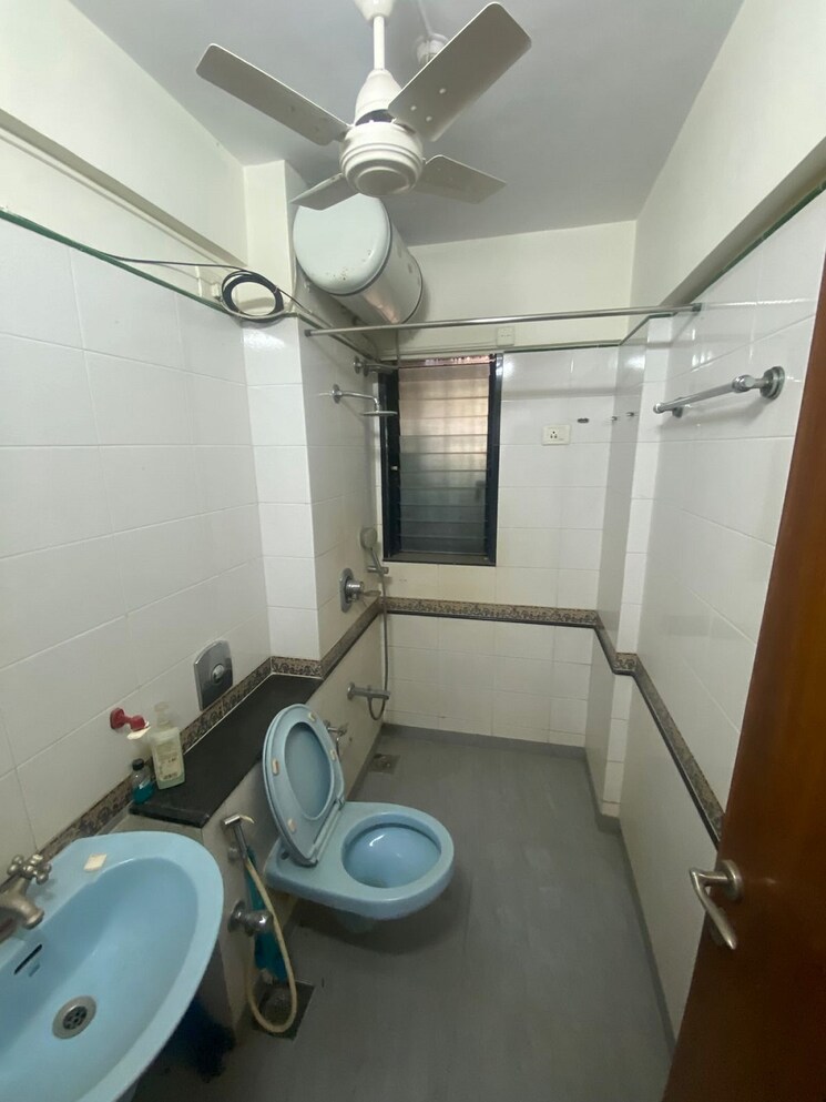 Bathroom, santacruz west 2 Bedroom 750 Sq.Ft. Apartment In Santacruz West Mumbai 8752974