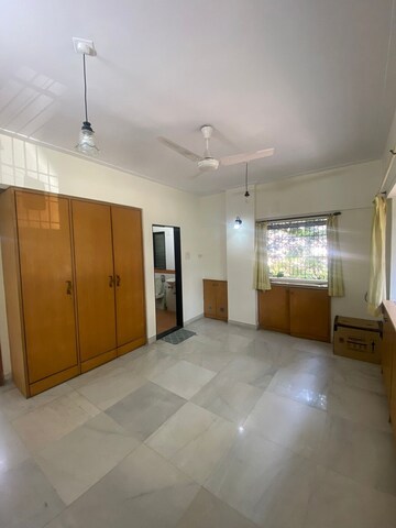 Bedroom in 2 BHK Apartment at Santacruz West – for Rent