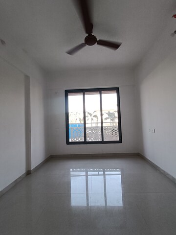 Room in 3 BHK Builder Floor at Laxmi Nagar – for Rent