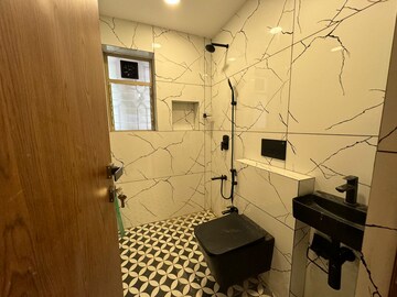Team Area in 2 BHK Apartment at Parimal Premises, Khar West – for Rent