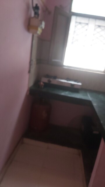 Furnished Amenities in 2 BHK Builder Floor at Mayur Vihar – for Rent