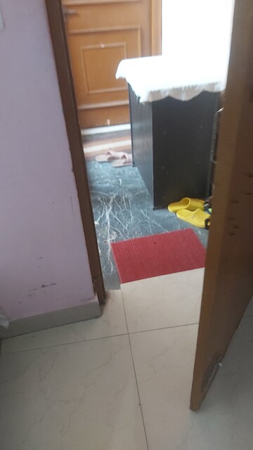 Furnished Amenities in 2 BHK Builder Floor at Mayur Vihar – for Rent