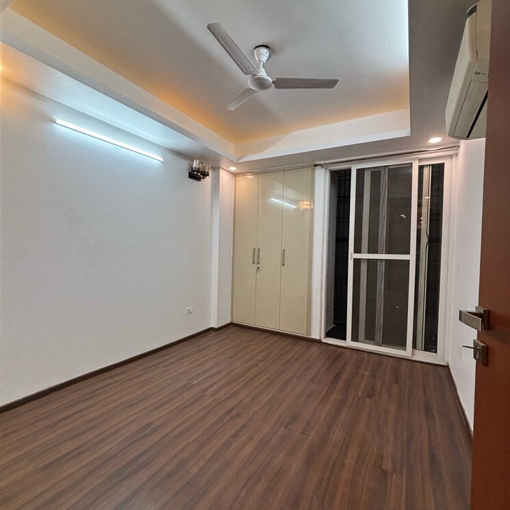 Room, uday park 3 Bedroom 1953 Sq.Ft. Builder Floor In Uday Park Delhi 8753145