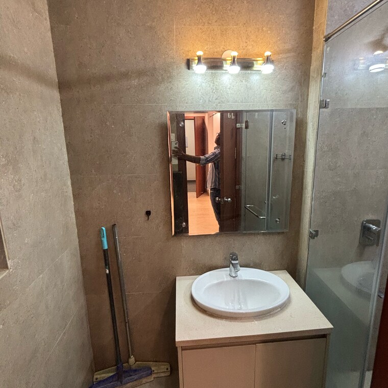 Bathroom, uday park 3 Bedroom 1953 Sq.Ft. Builder Floor In Uday Park Delhi 8753145