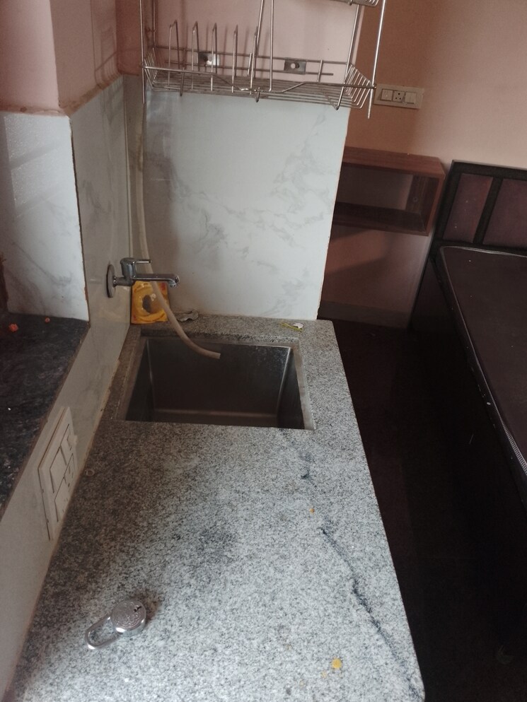 Kitchen, ludhiana chandigarh hwy 1 RK 500 Sq.Yd. Apartment In LudhianA Chandigarh Hwy Mohali 8753150