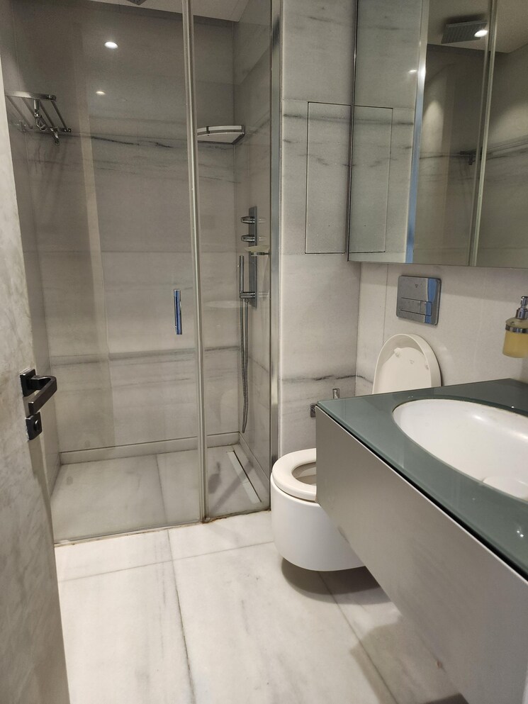 Bathroom, lodha-world-crest 4 Bedroom 2319 Sq.Ft. Apartment In Worli Mumbai 8753148