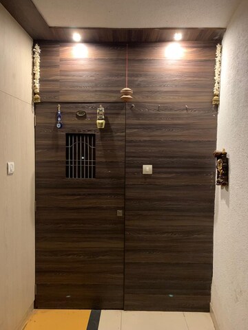 Room in 4 BHK Apartment at Lodha World One, Worli – for Rent