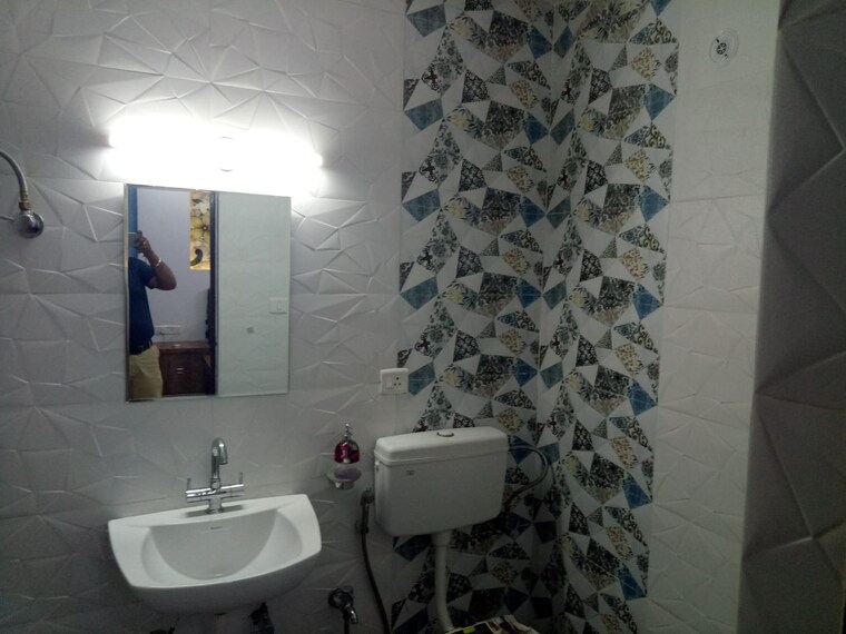 Bathroom, upavp-ganga-yamuna-and-hindon-enclave 5 Bedroom 2200 Sq.Ft. Apartment In Pratap Vihar Ghaziabad 8753160