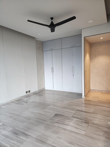 Room in 4 BHK Apartment at Rustomjee Crown, Prabhadevi – for Sale